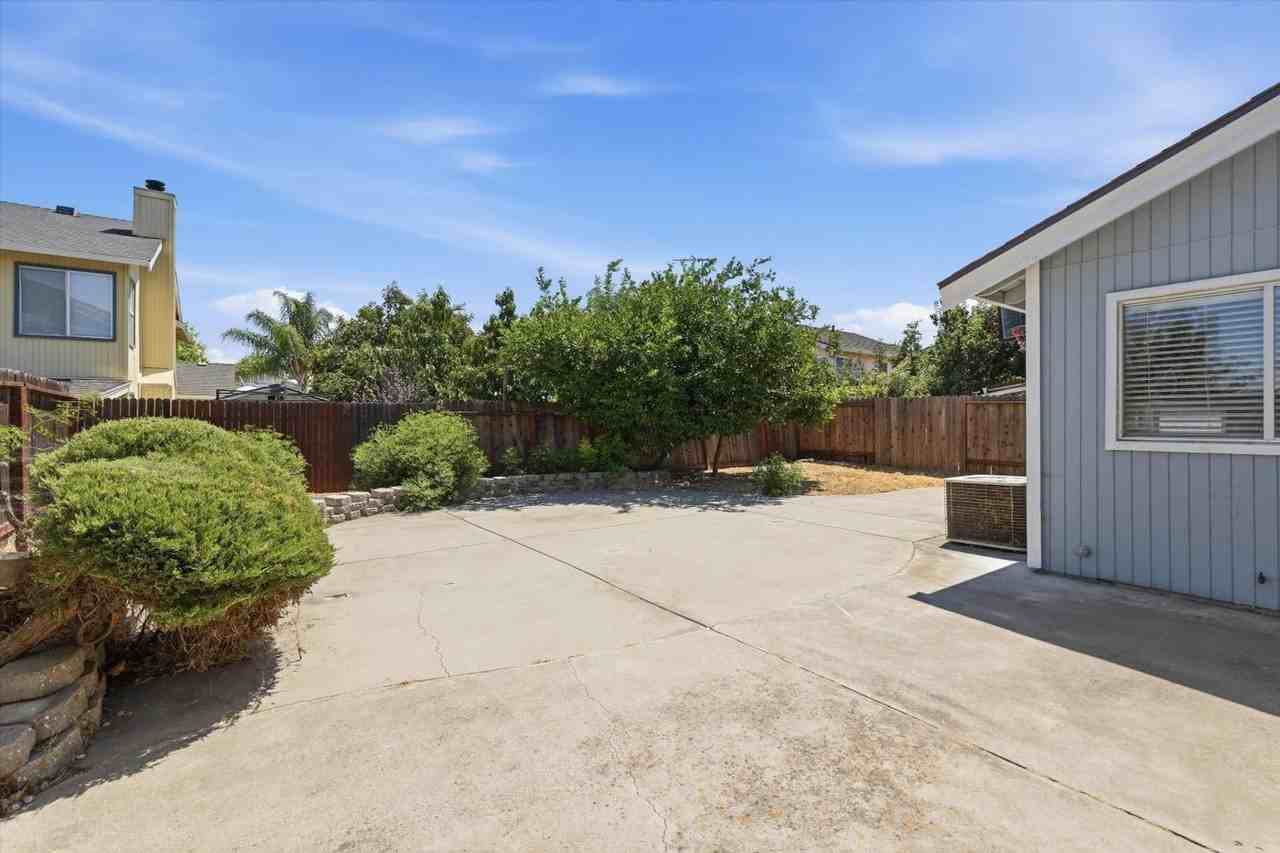 8715 Deer Creek Cir - Photo 2 of 17