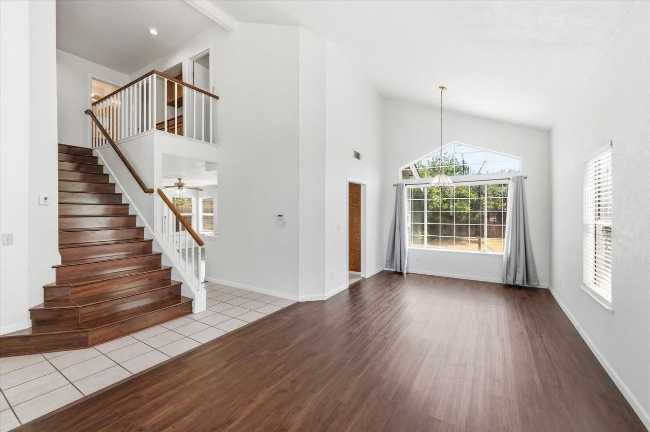 8715 Deer Creek Cir - Photo 4 of 17