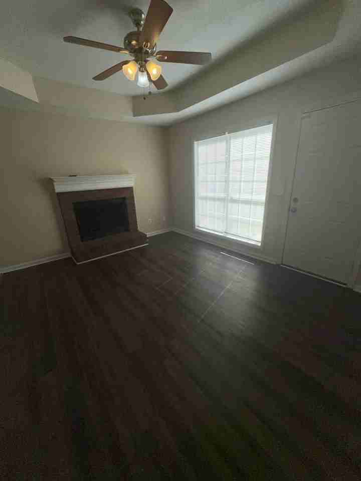 6080 Creekside Dr - Photo 4 of 12