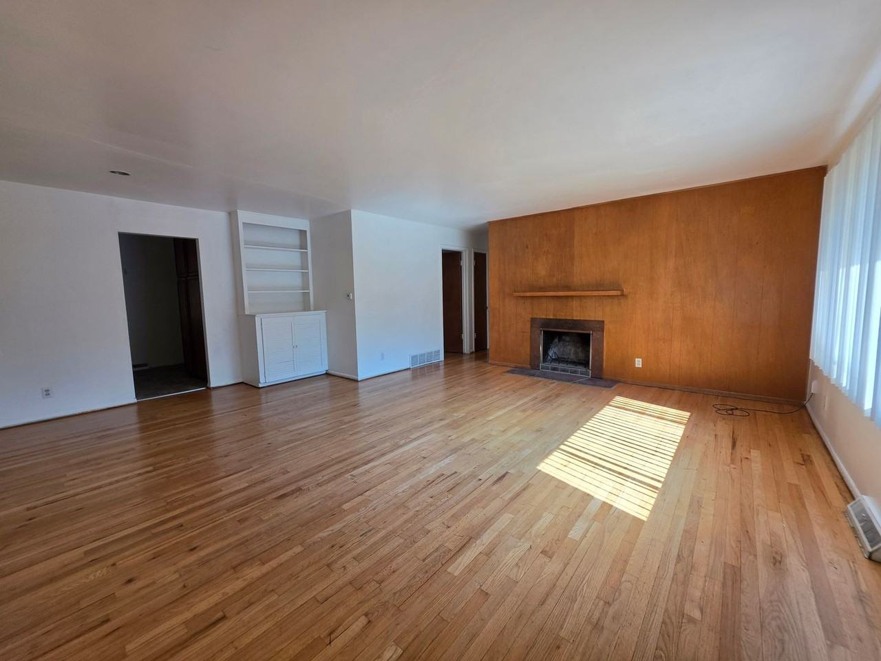 455 S 45th St - Photo 2 of 23
