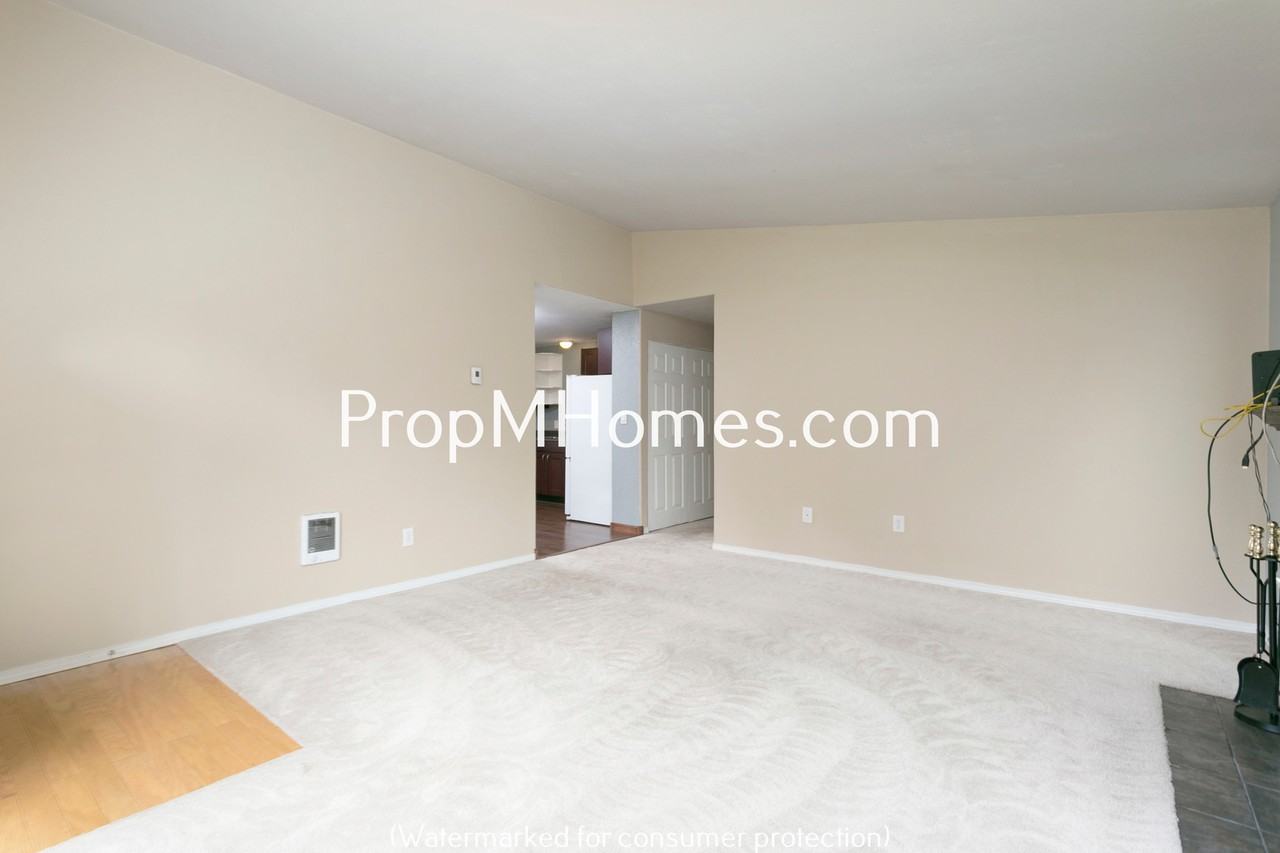 18425 Nw Heritage Ter - Photo 3 of 22