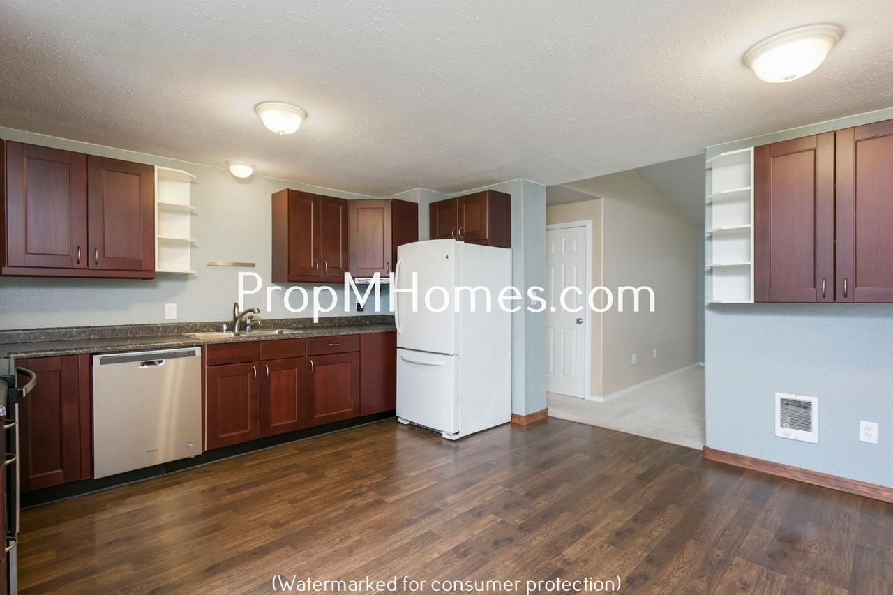 18425 Nw Heritage Ter - Photo 4 of 22