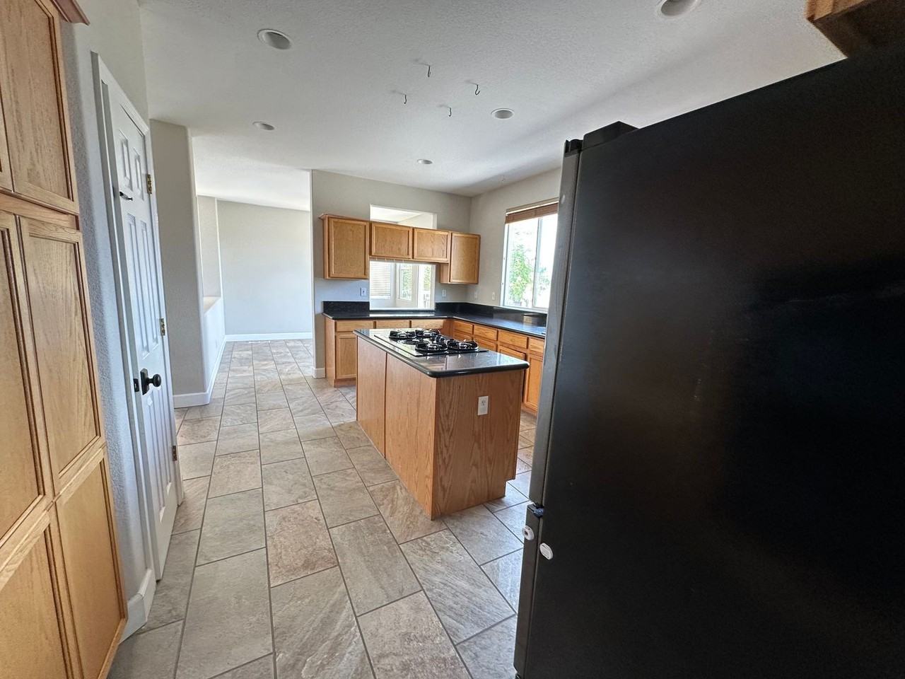 2310 Madrid Dr - Photo 6 of 39
