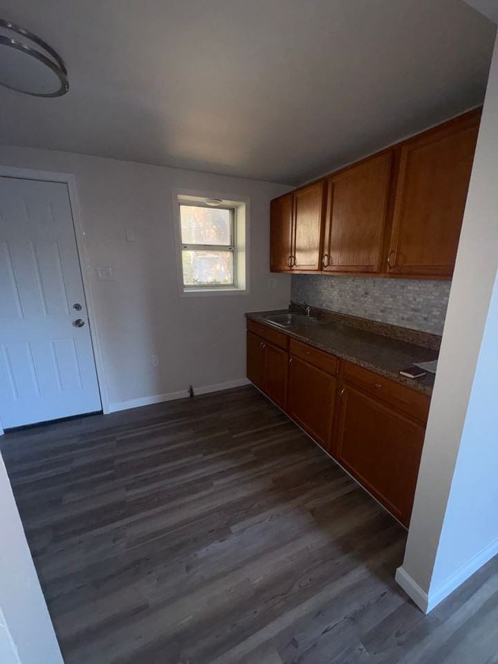 43 N Franklin St #3 - Photo 5 of 6
