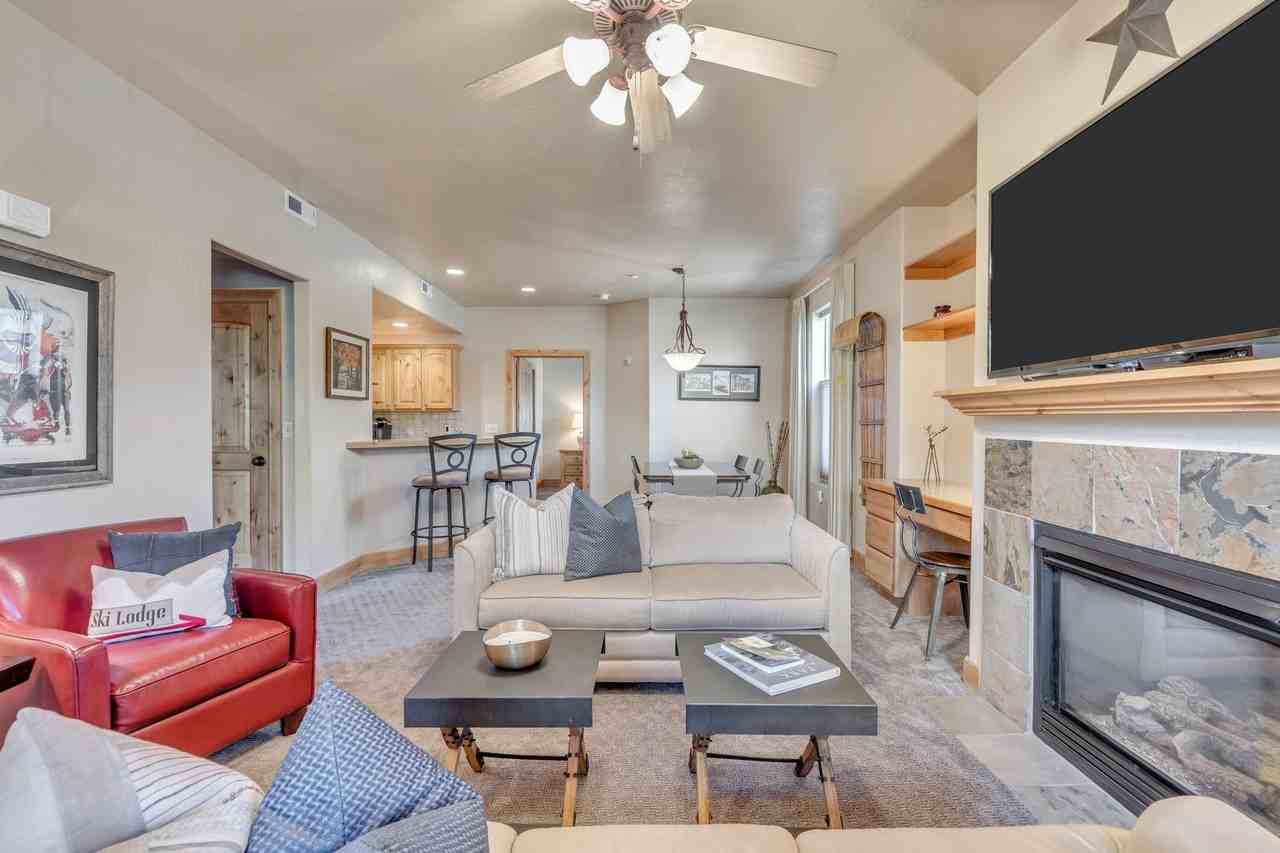 1590 Redstone Ave #A - Photo 7 of 28