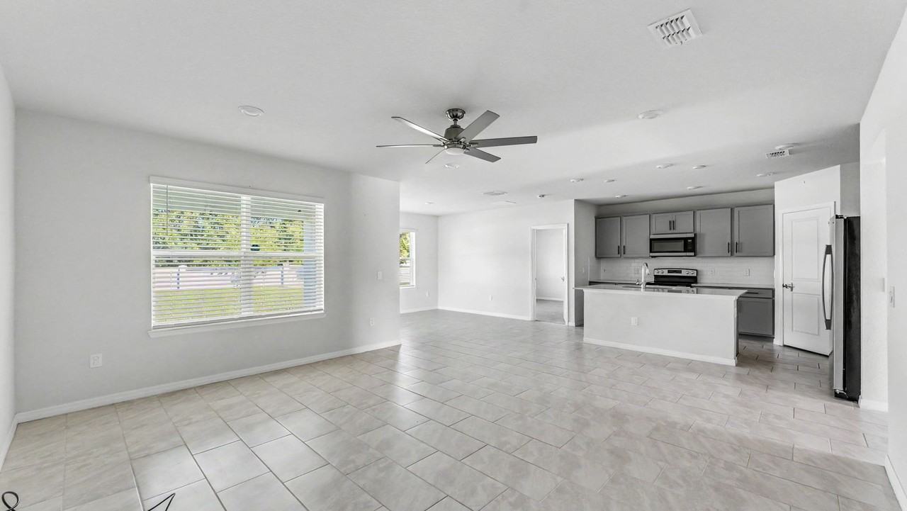 1050 Michelangelo Ln - Photo 4 of 24