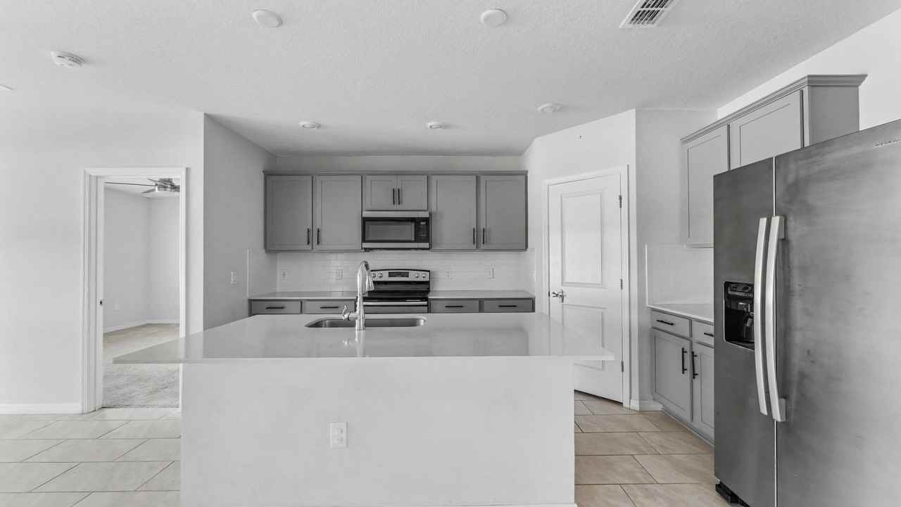 1050 Michelangelo Ln - Photo 6 of 24
