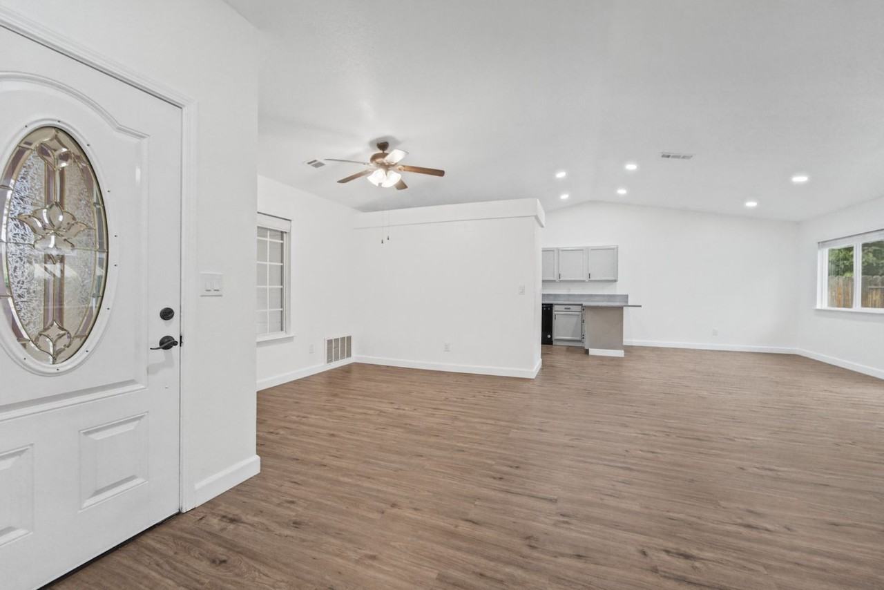 2256 Shady Ln - Photo 5 of 23