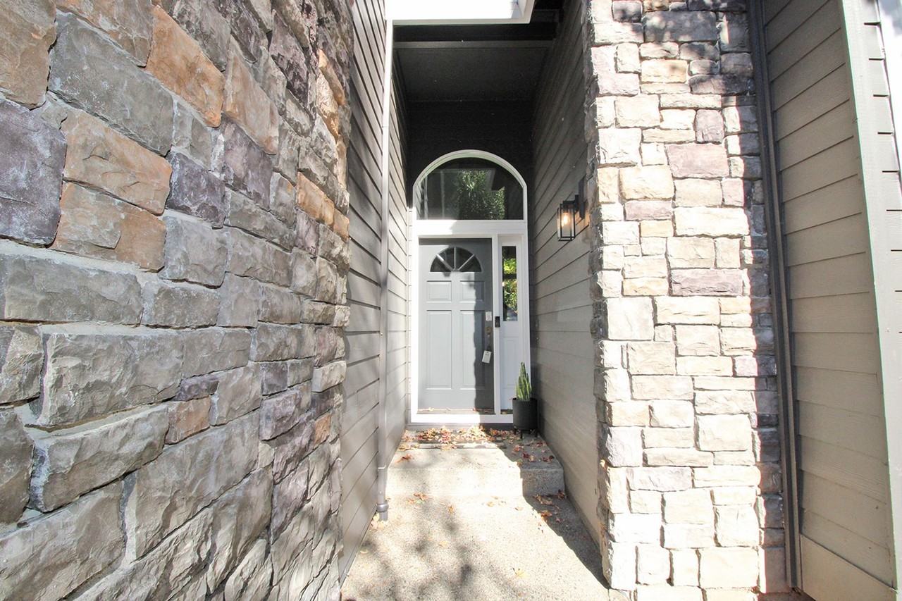 9583 Nw Randall Ln - Photo 2 of 35