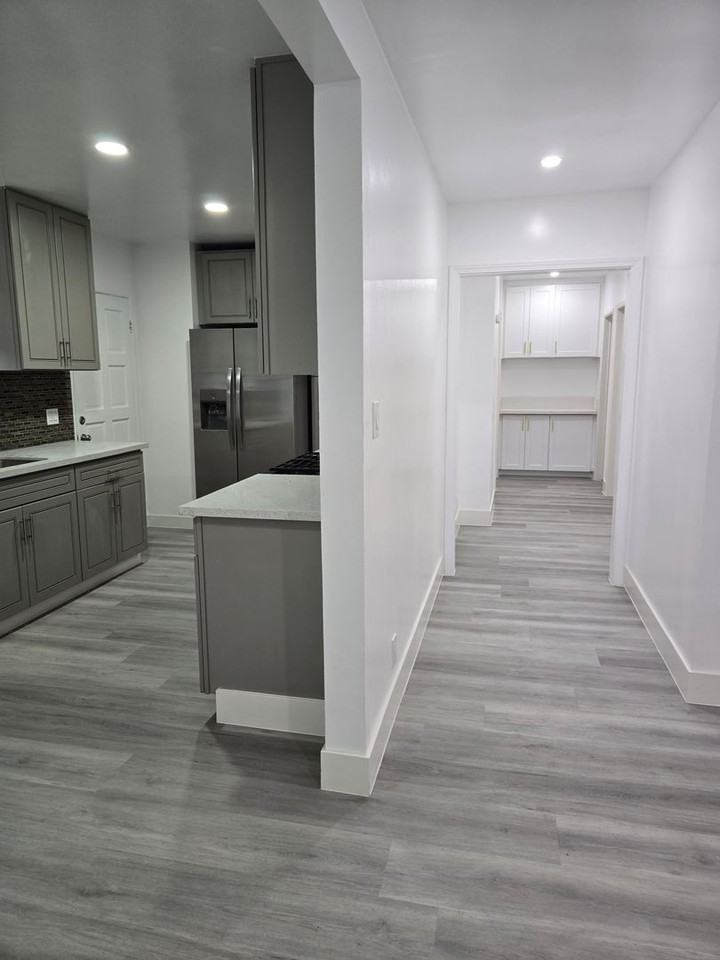1641 W 222nd St - Photo 5 of 24