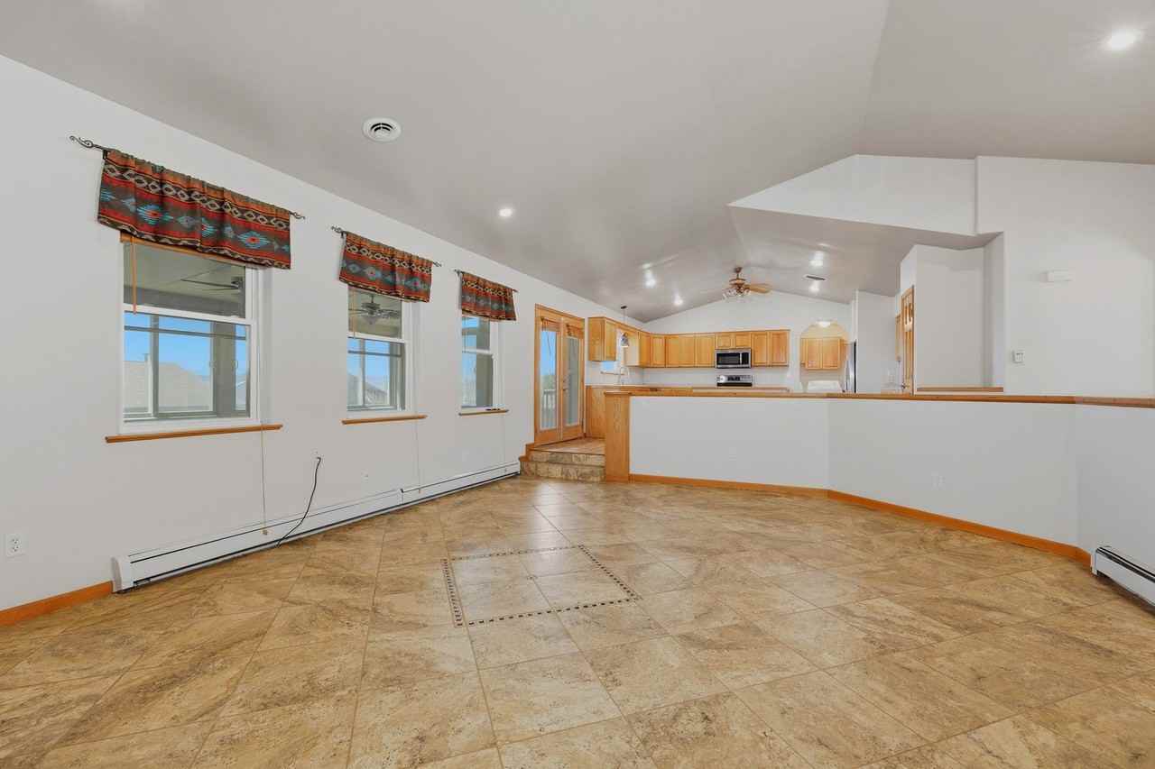 2605 Desperado Dr - Photo 5 of 42