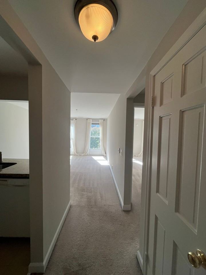 125 N Lee St - Photo 2 of 11