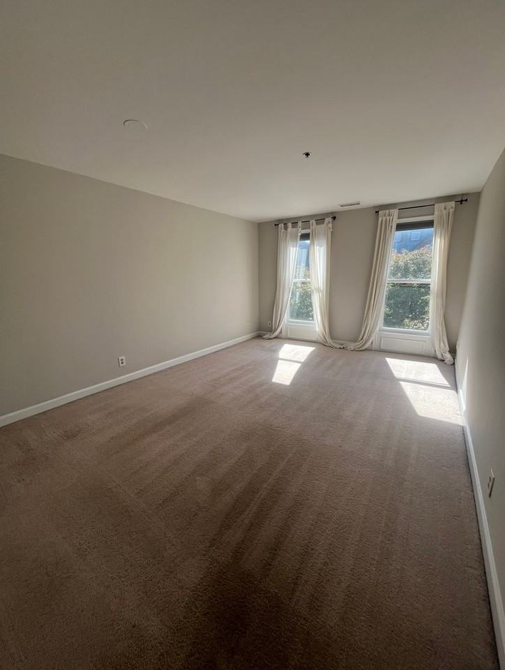 125 N Lee St - Photo 3 of 11