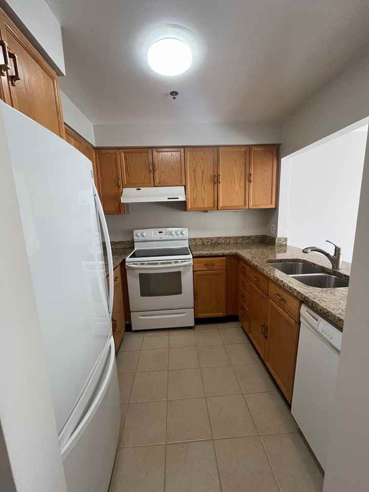 125 N Lee St - Photo 6 of 11