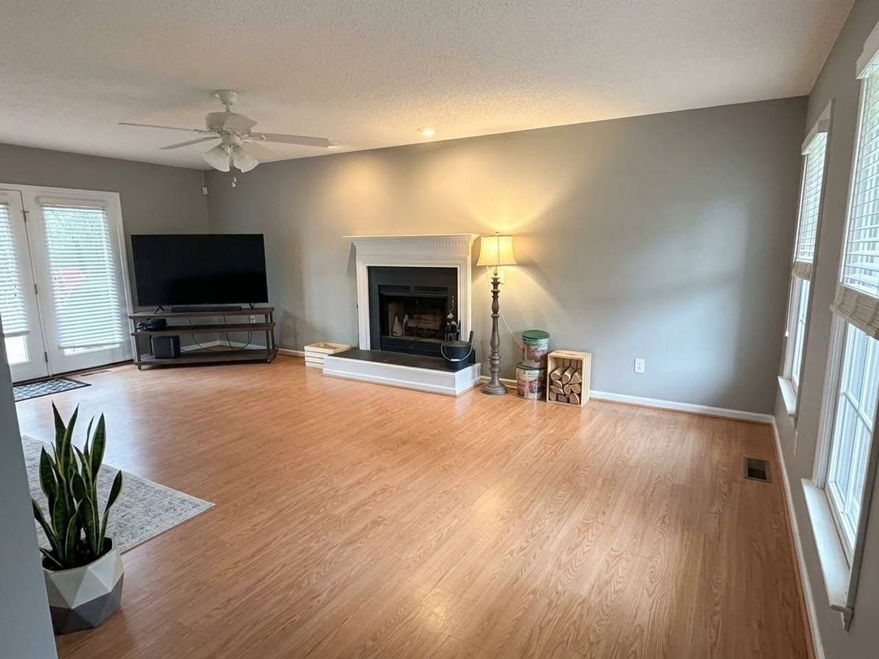 124 Cliffdale Ct - Photo 4 of 16