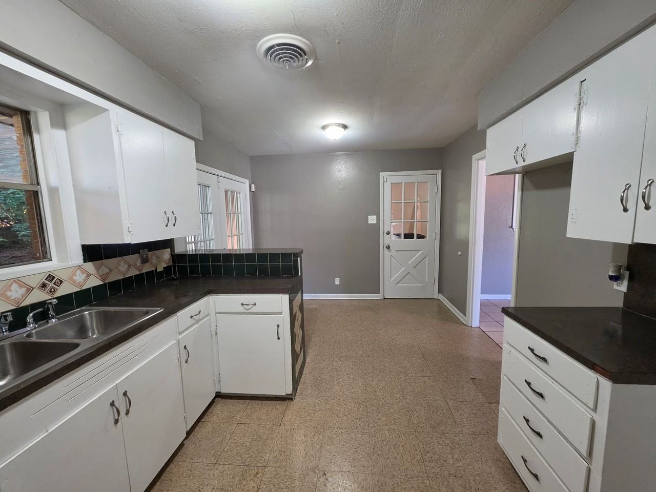 3841 Elmer Ln - Photo 2 of 9