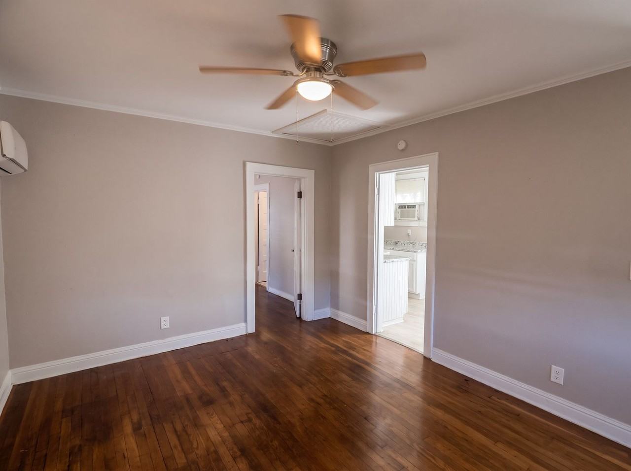 539 1/2 Olive St - Photo 3 of 9