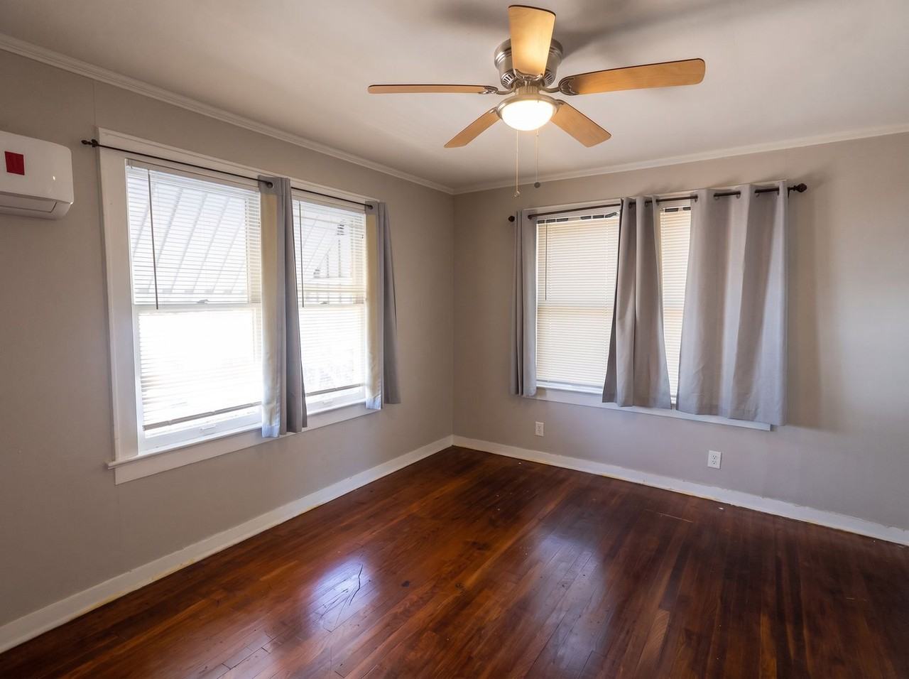 539 1/2 Olive St - Photo 4 of 9
