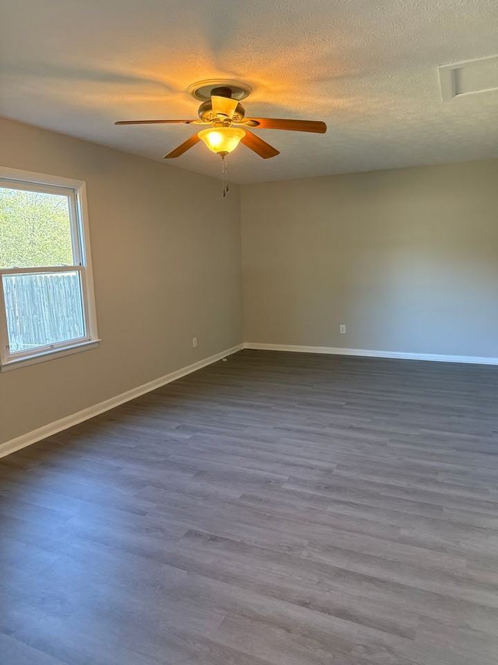 3043 Fieldview Dr - Photo 5 of 12