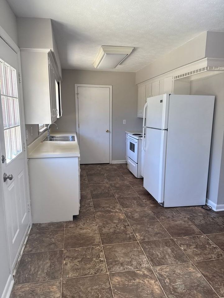 3043 Fieldview Dr - Photo 6 of 12