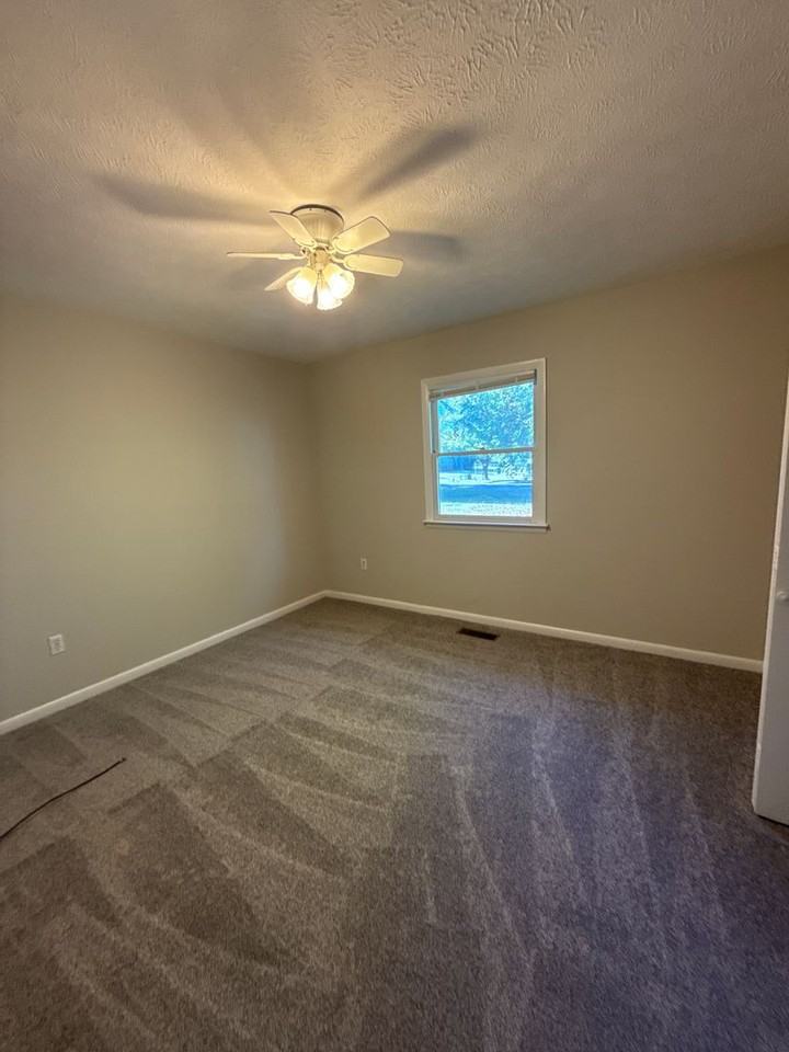 3043 Fieldview Dr - Photo 7 of 12
