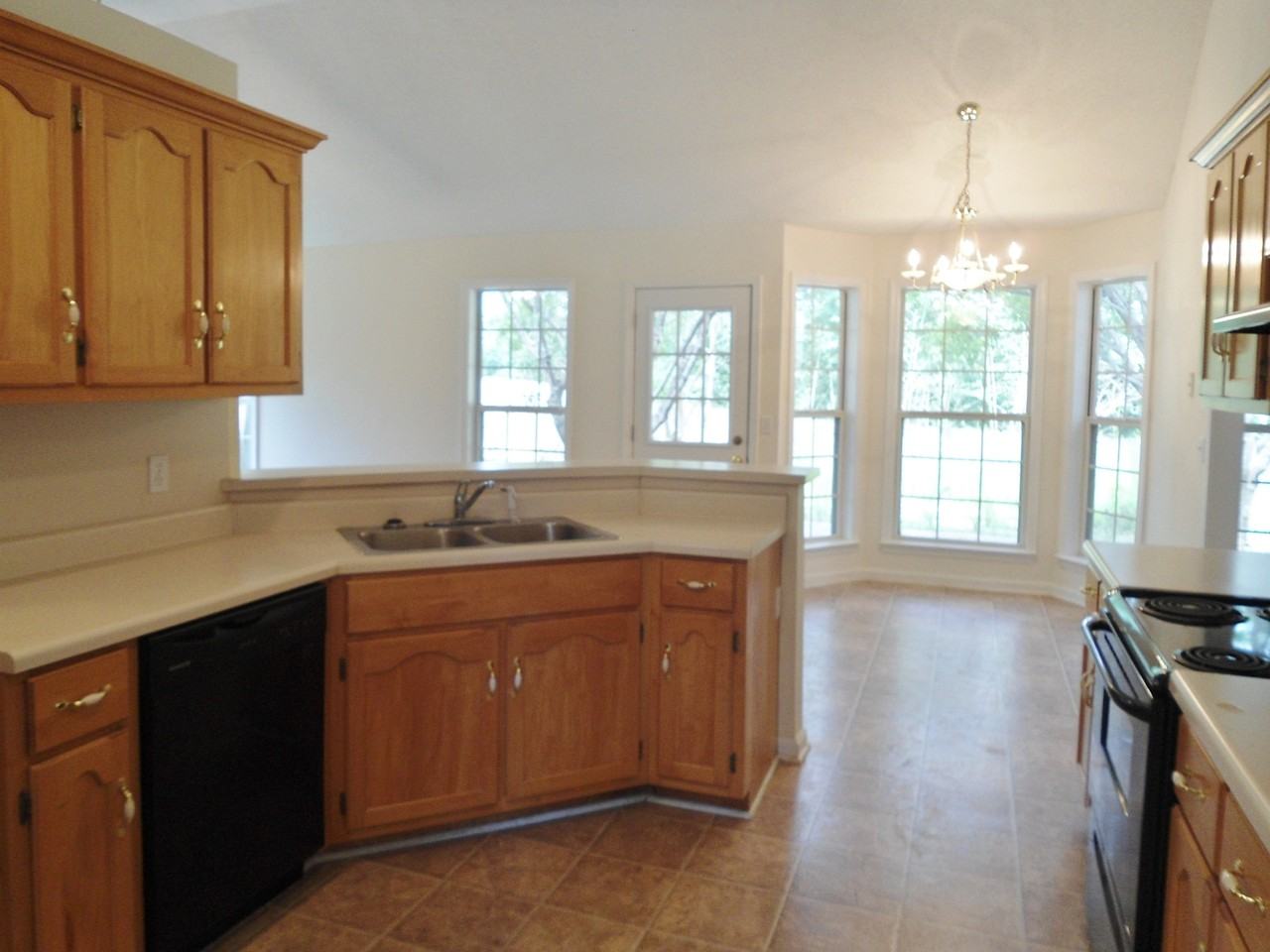 116 Squire Dr - Photo 5 of 15
