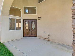15734 Grevillea St - Photo 2 of 22
