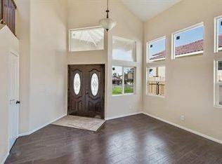 15734 Grevillea St - Photo 3 of 22