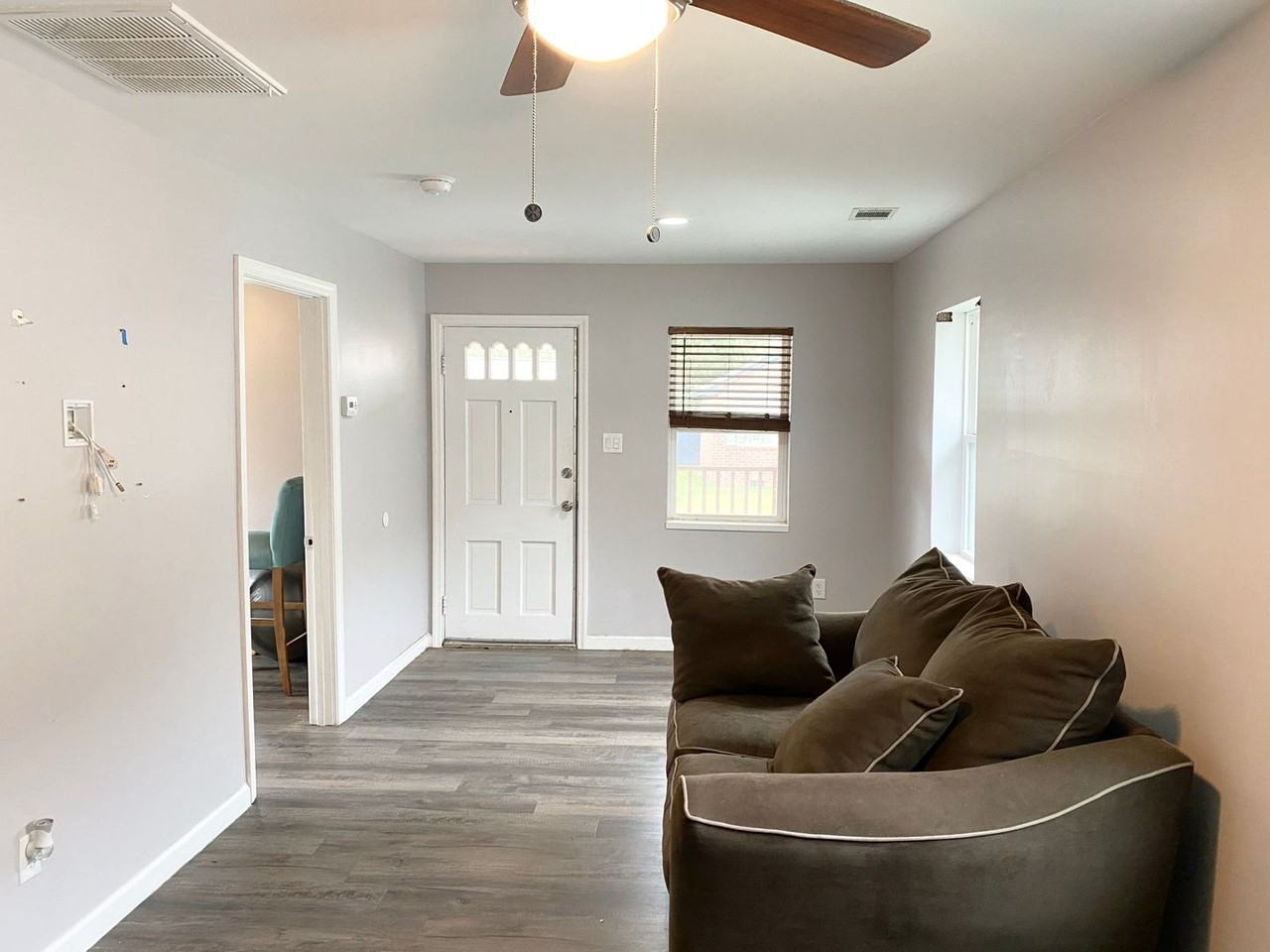 1125 Armstrong Ave - Photo 4 of 18