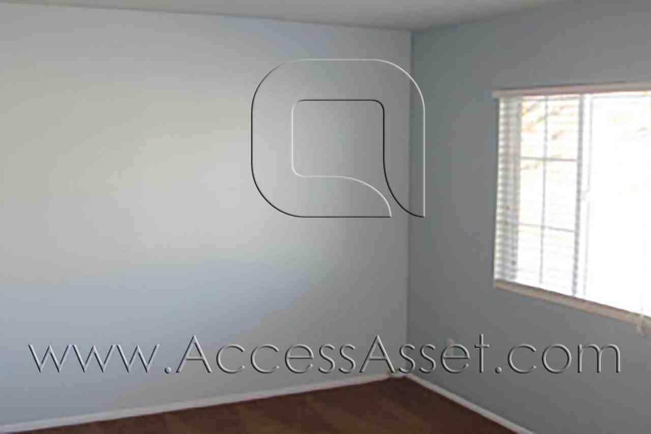 3345 Spruce St - Photo 3 of 10