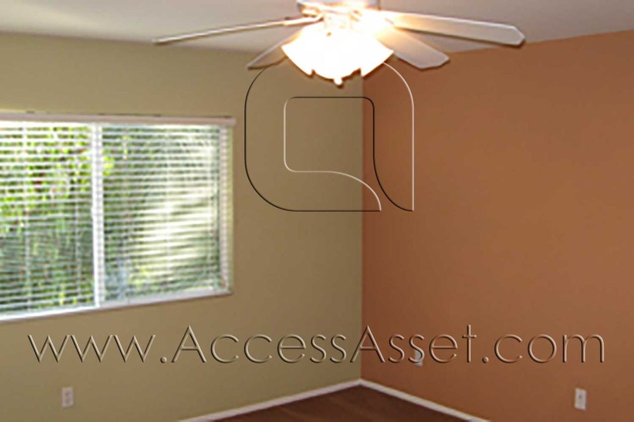 3345 Spruce St - Photo 5 of 10