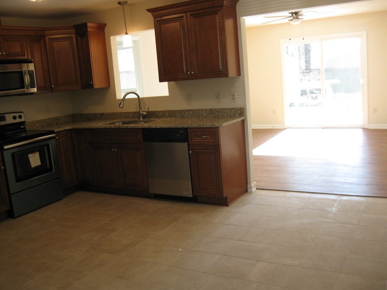 427 Hunlac Ave - Photo 6 of 13