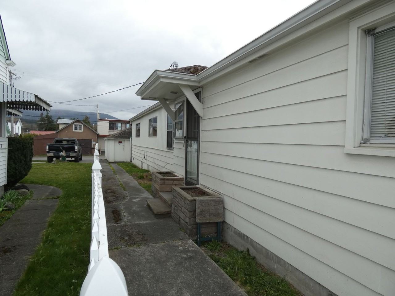 428 E Front St - Photo 7 of 50