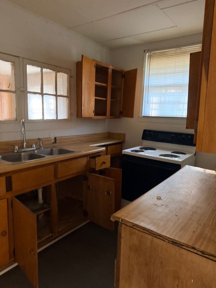 213 Jessamine St - Photo 3 of 11