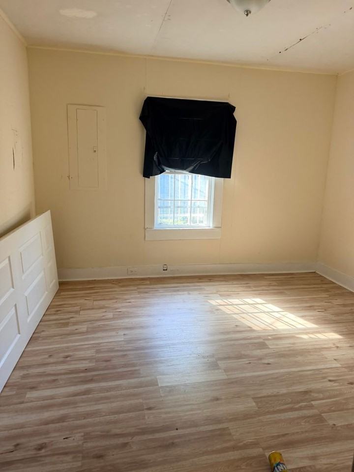213 Jessamine St - Photo 5 of 11
