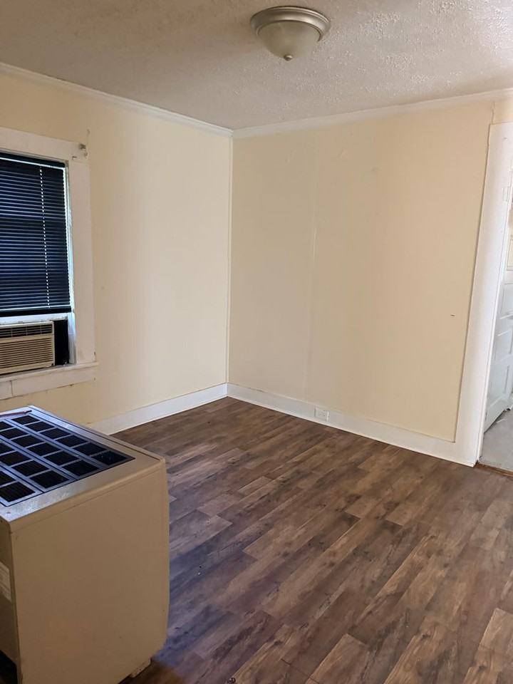 213 Jessamine St - Photo 6 of 11