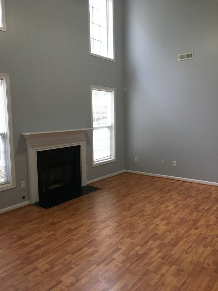 107 Saddlebrook Ln - Photo 2 of 18