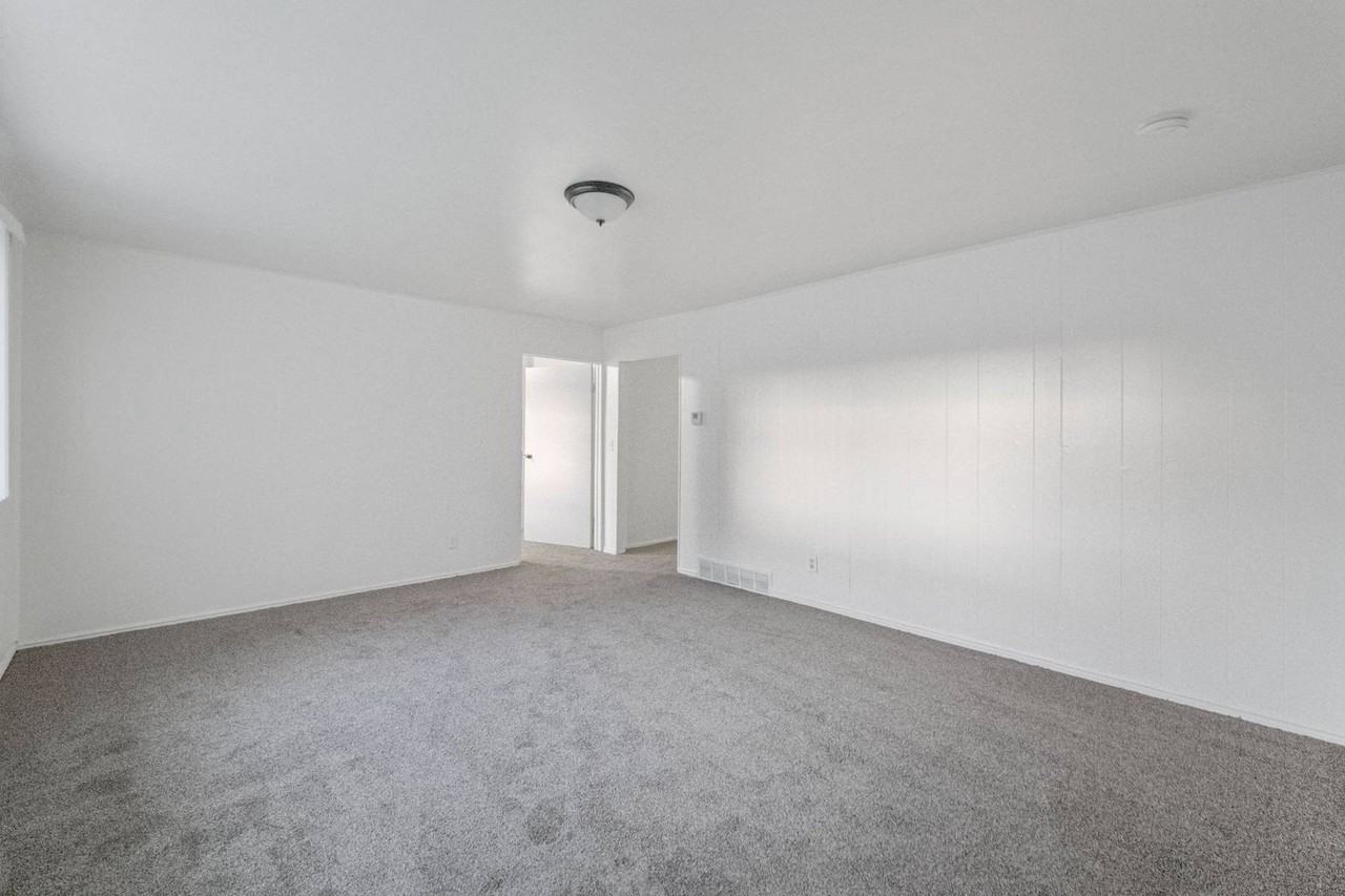 10689 S 2200 W - Photo 3 of 15