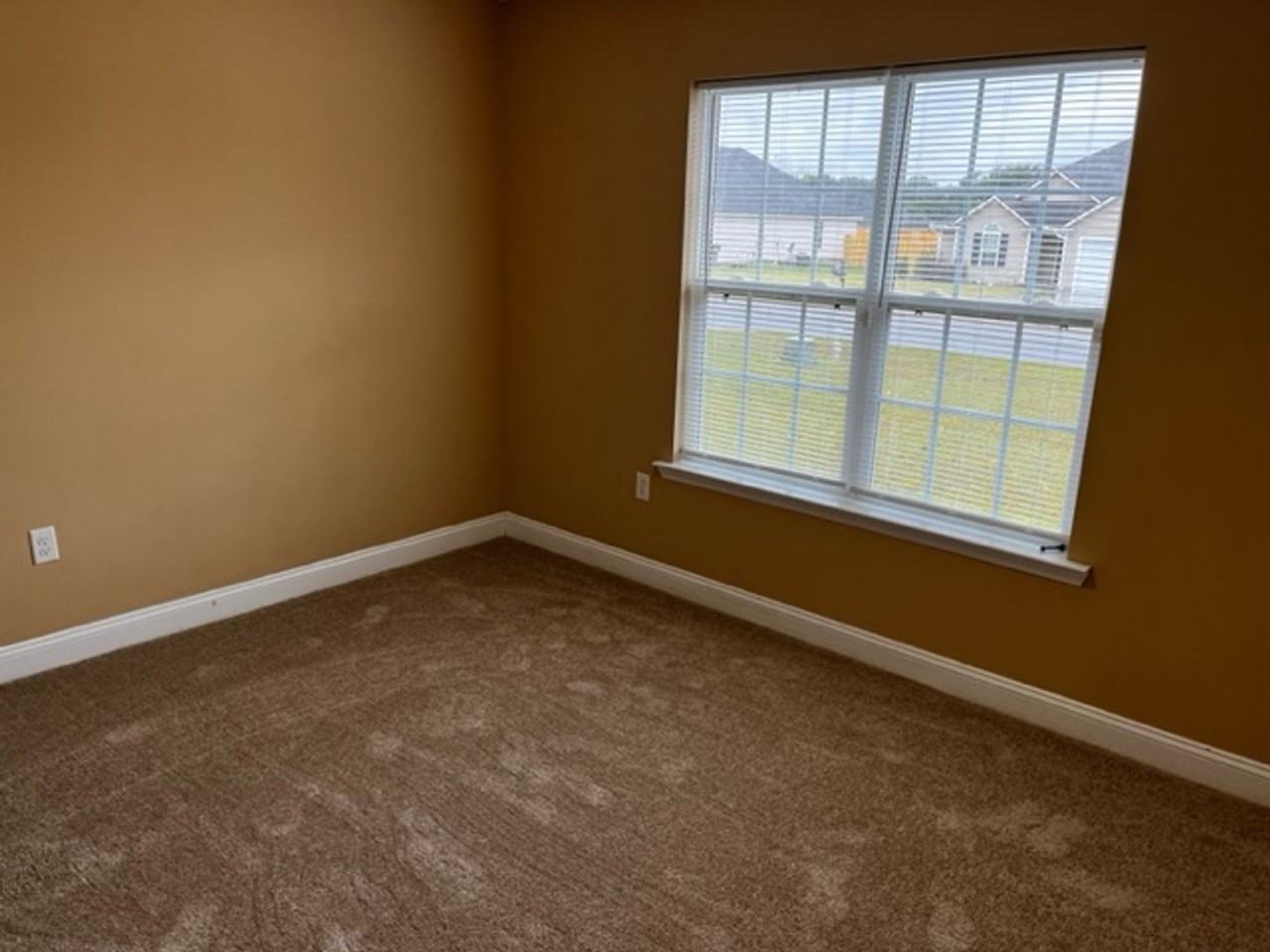 4926 Stonewall Cir - Photo 5 of 10