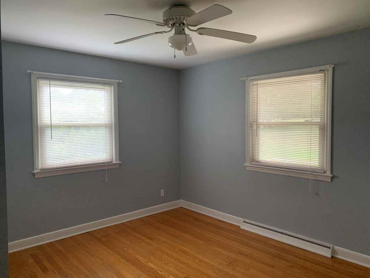 332 Breezewood Dr - Photo 4 of 9