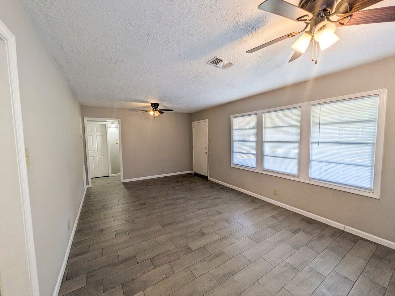 2306 Butler Dr - Photo 2 of 17