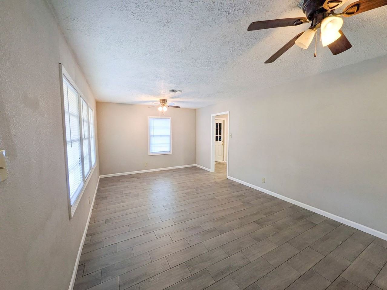 2306 Butler Dr - Photo 3 of 17
