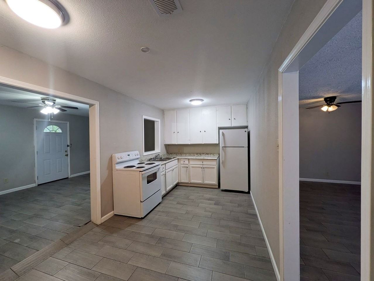 2306 Butler Dr - Photo 4 of 17