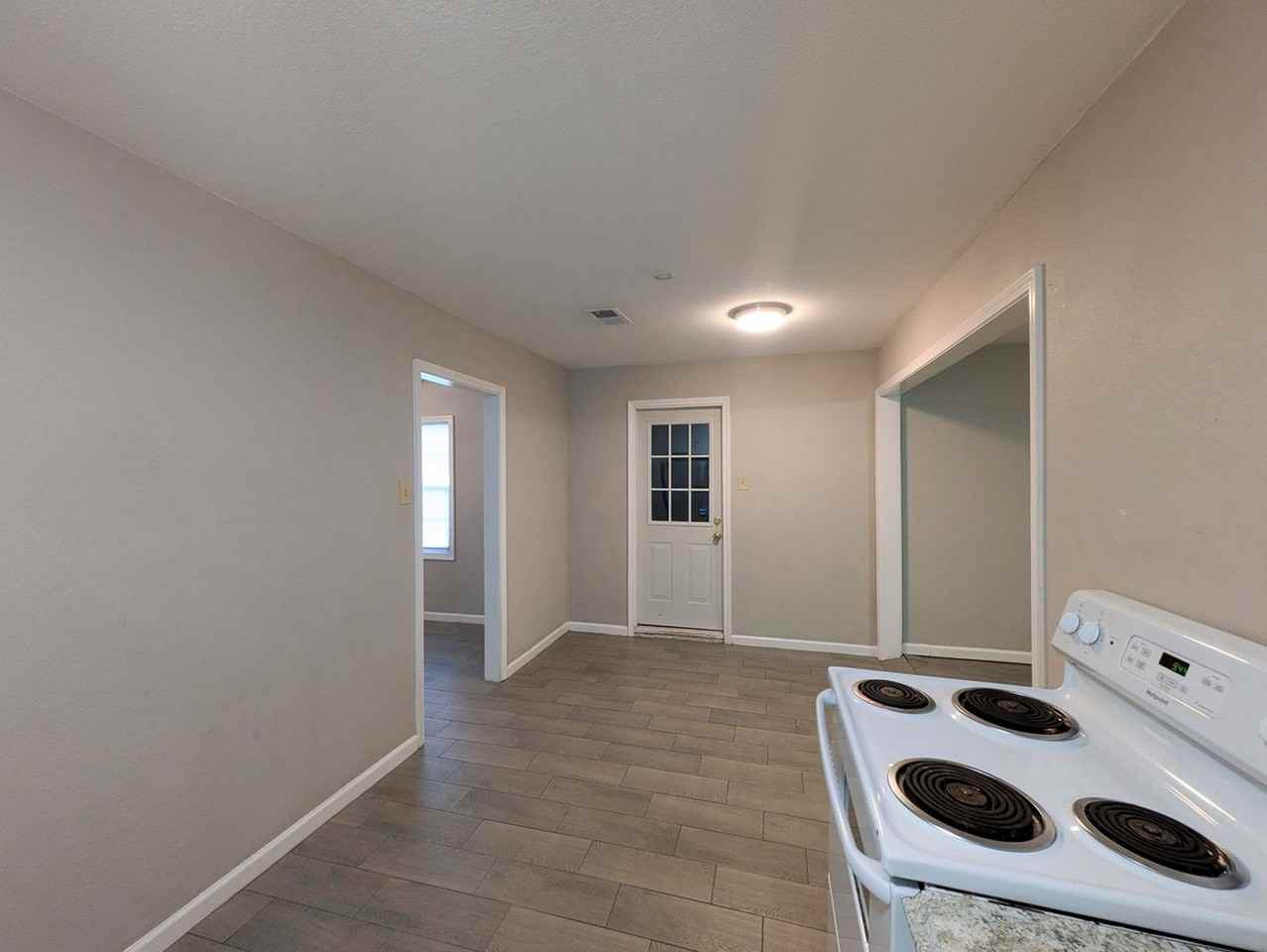 2306 Butler Dr - Photo 5 of 17