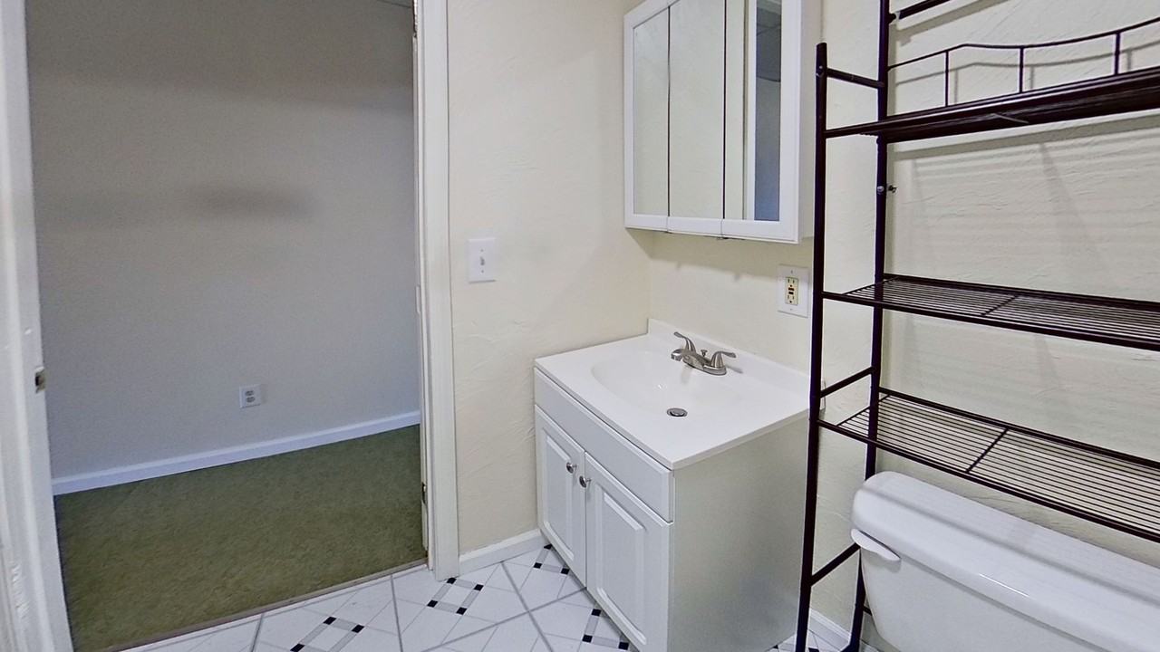 128 S Main St #1 - Photo 5 of 6