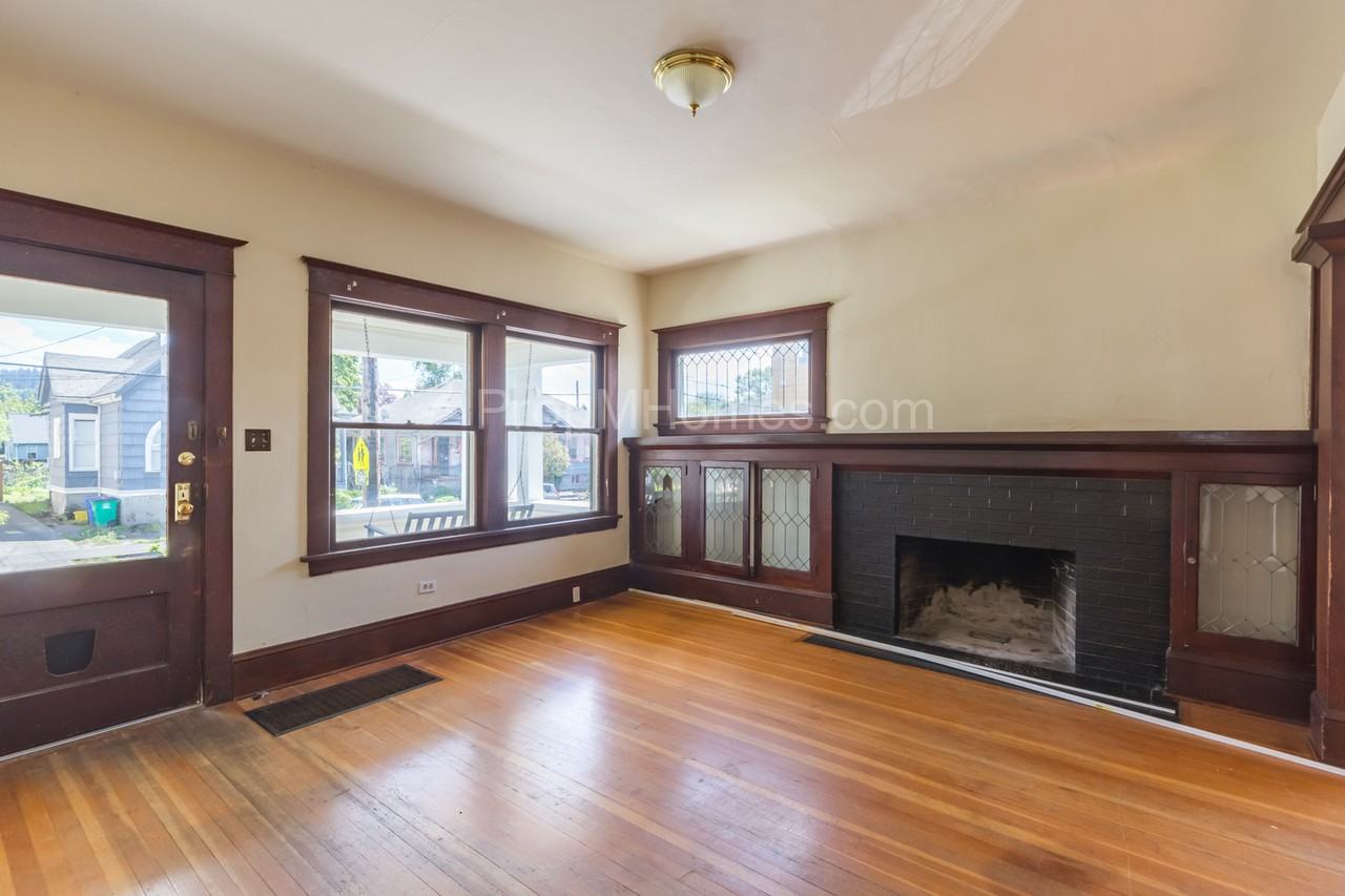 1027 Se 42nd Ave - Photo 4 of 22