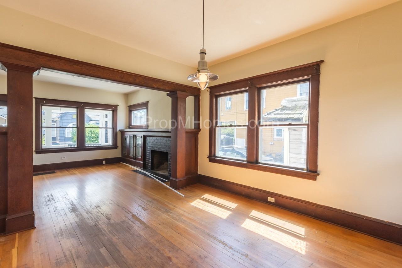 1027 Se 42nd Ave - Photo 6 of 22