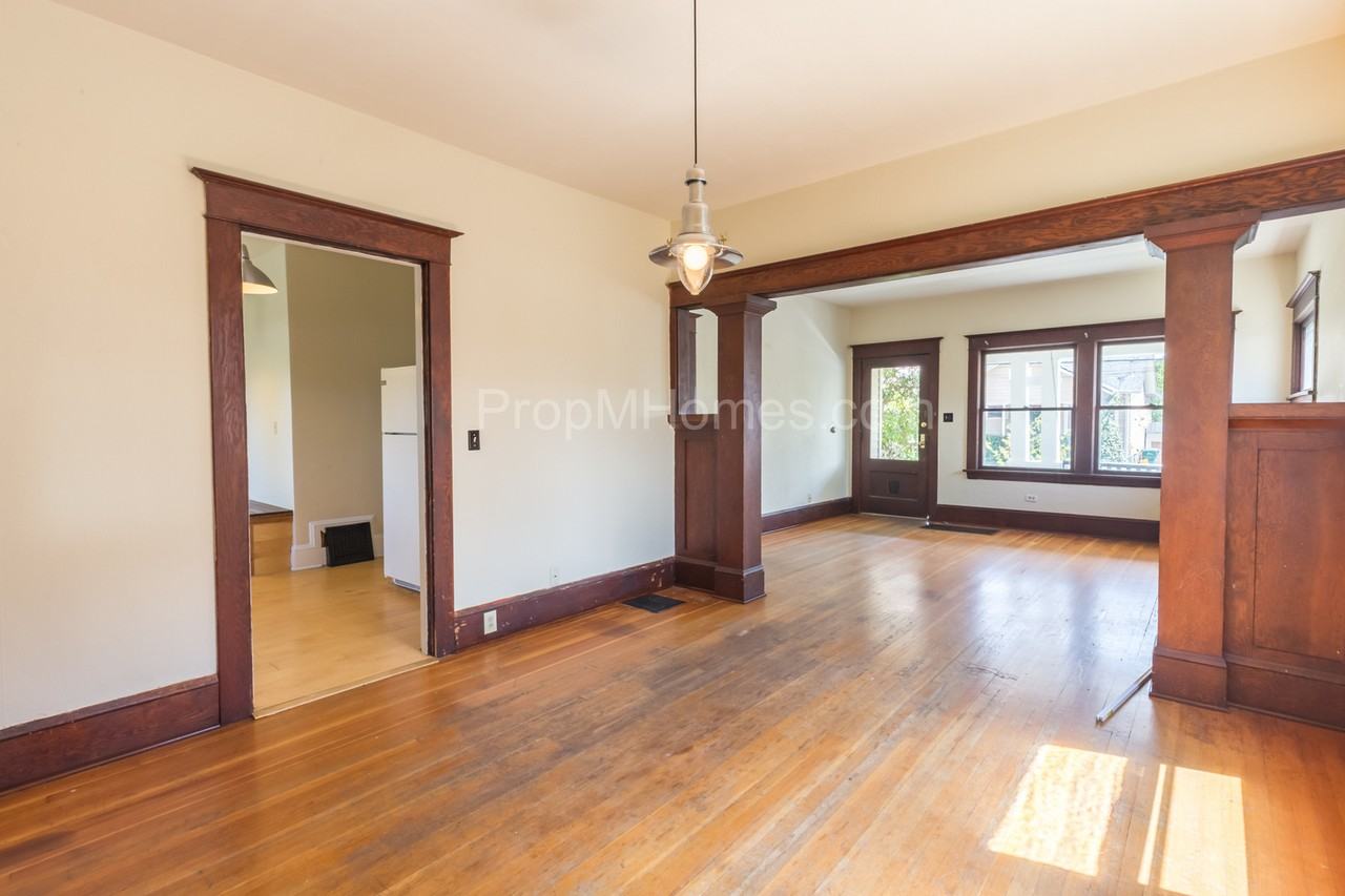 1027 Se 42nd Ave - Photo 7 of 22