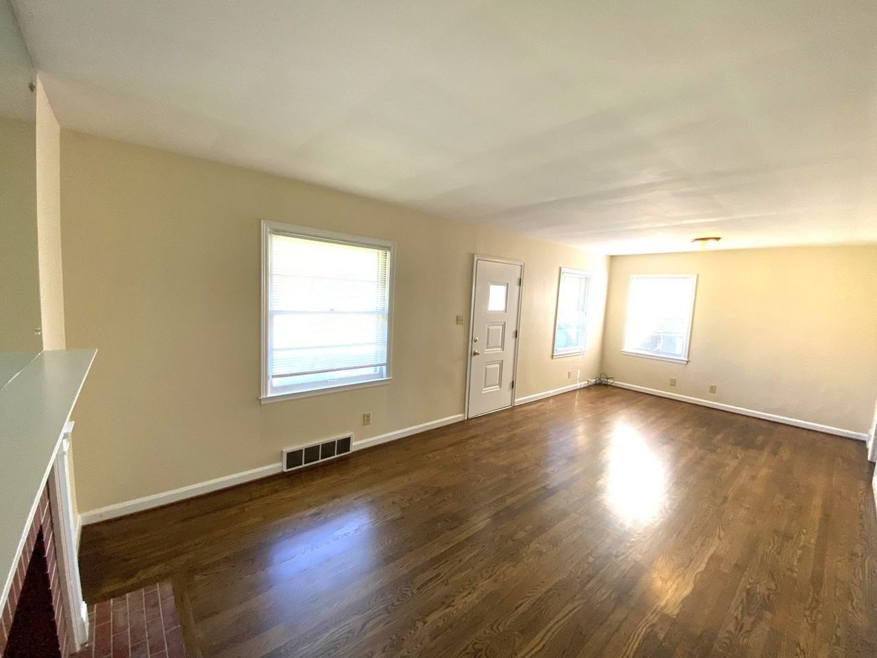 1806 Liberty Rd - Photo 3 of 33
