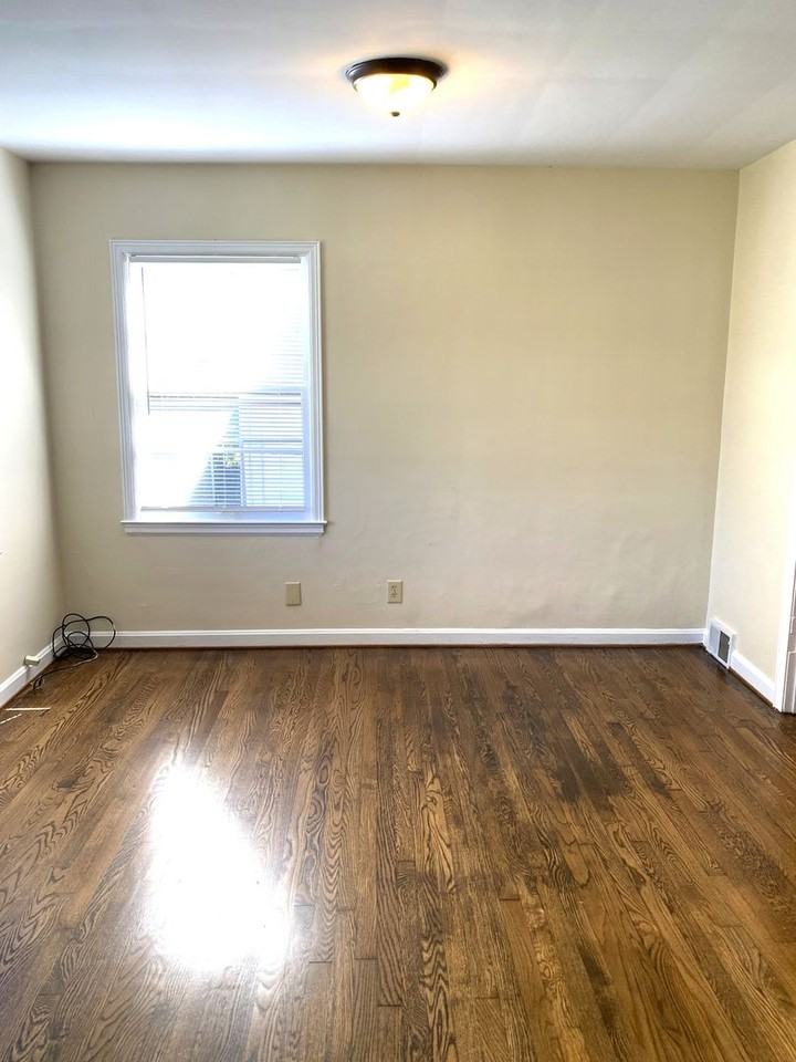 1806 Liberty Rd - Photo 5 of 33
